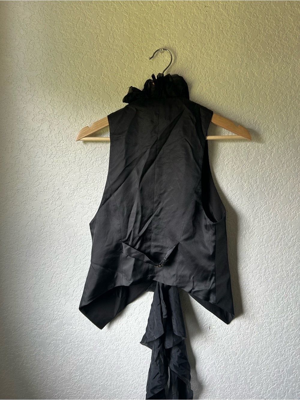 Elizabeth and James Black Ruffle-Neck Vest - Picture 3 of 4